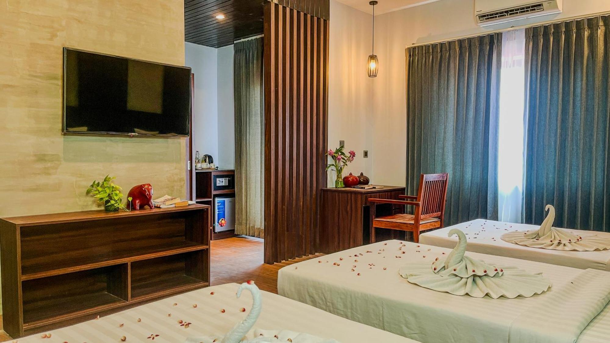 Hotel The Luxury 4*