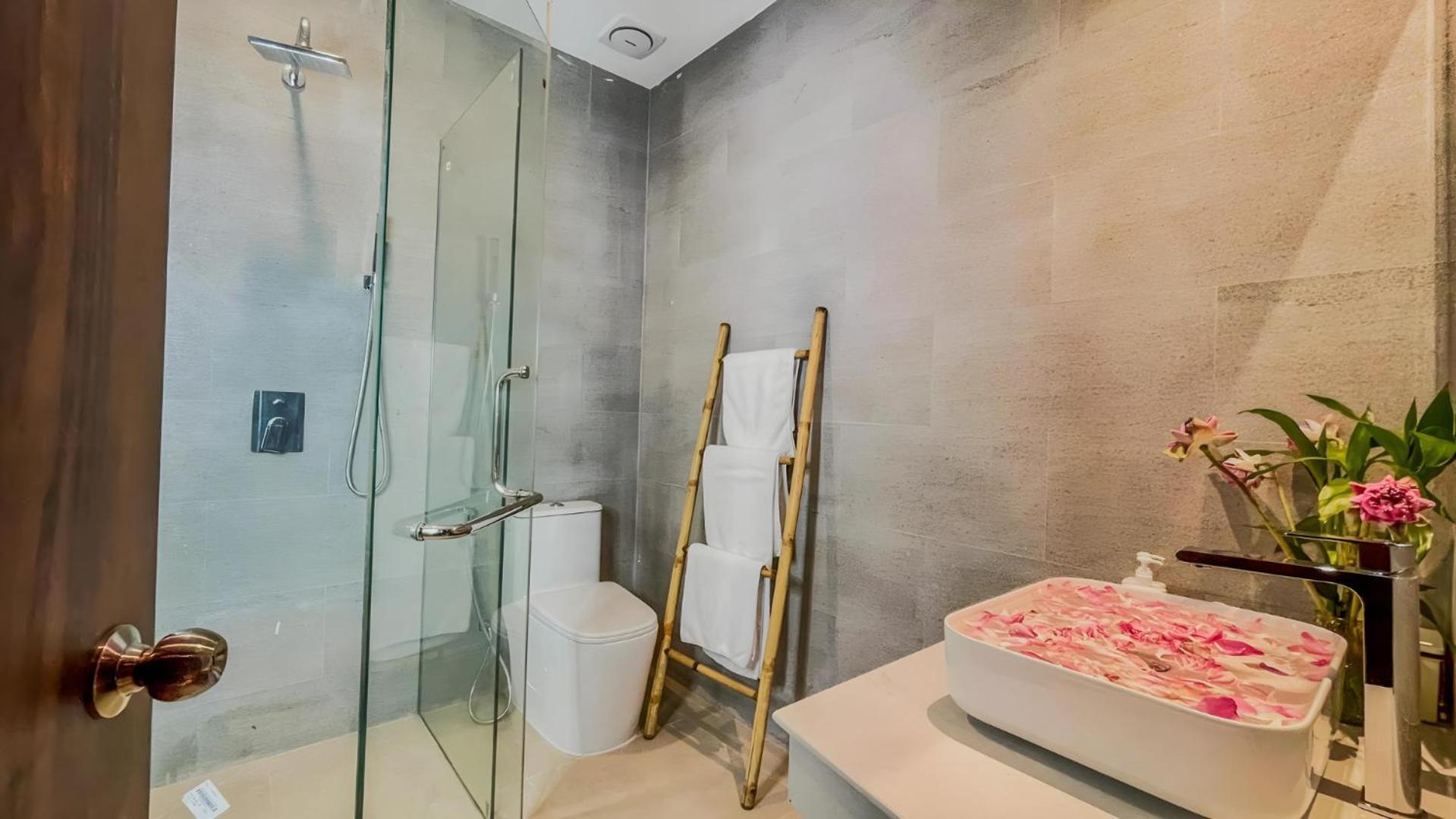 The Luxury 4*