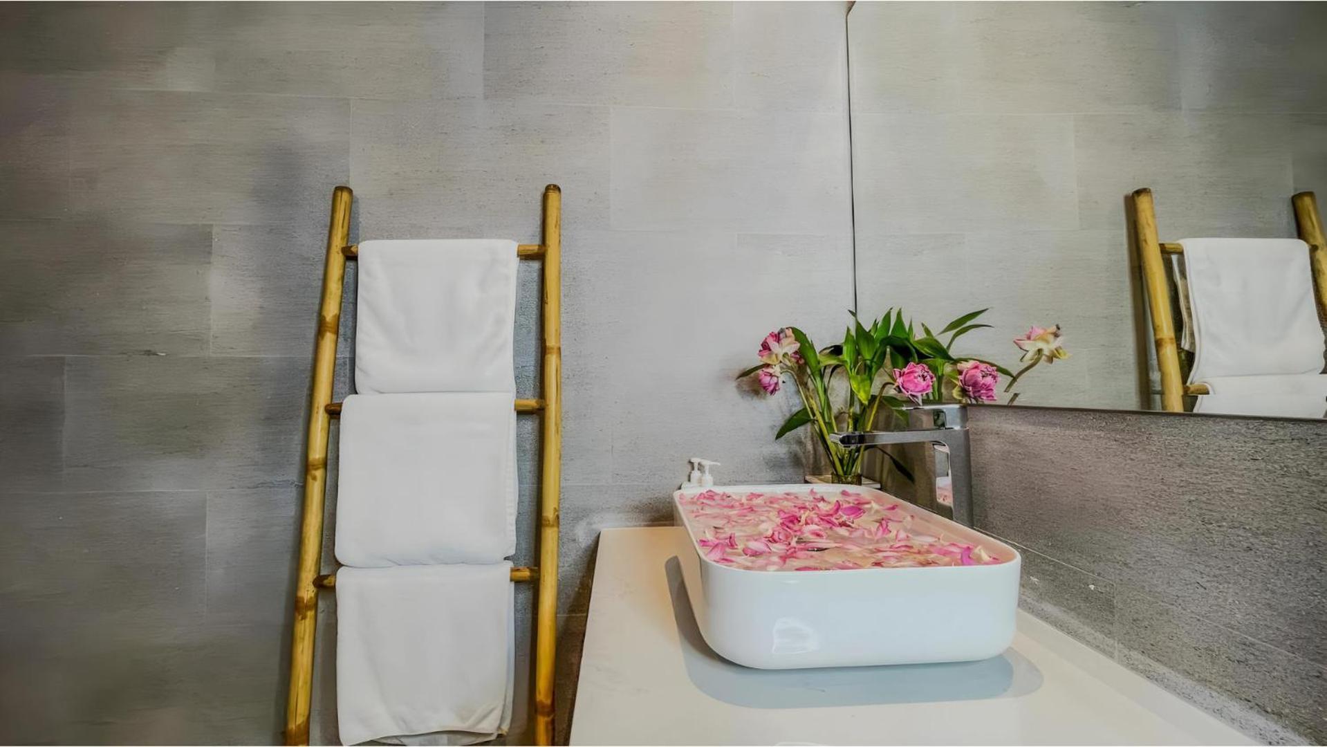 Hotel The Luxury 4*
