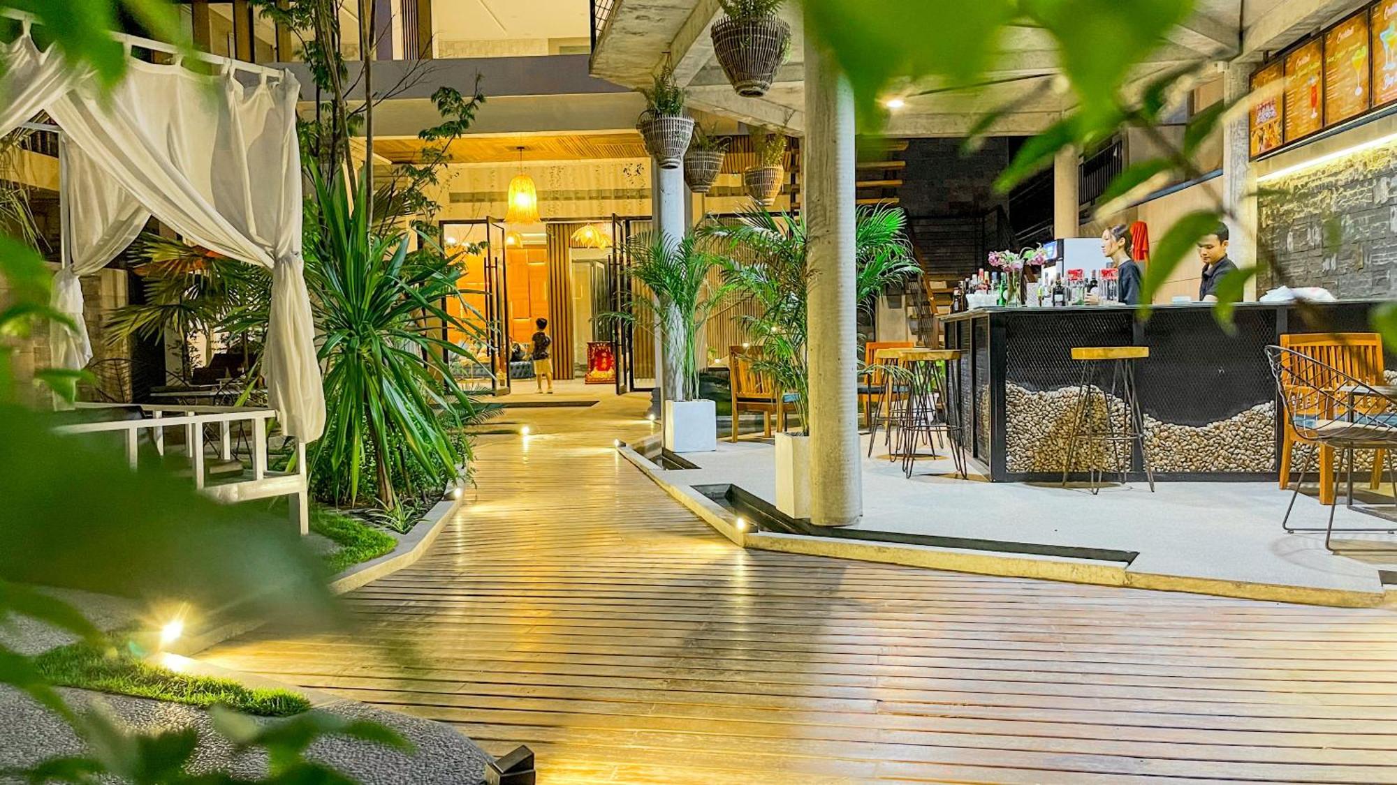 The Luxury Hotel 4*